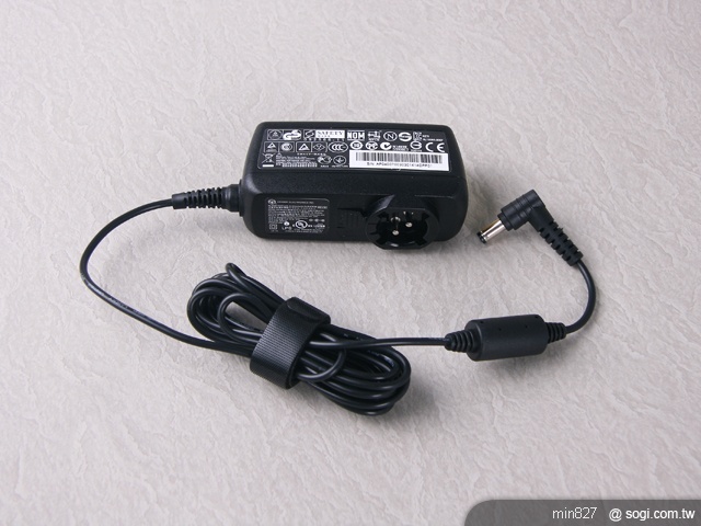 Android小筆電 Aspire One D255亮相