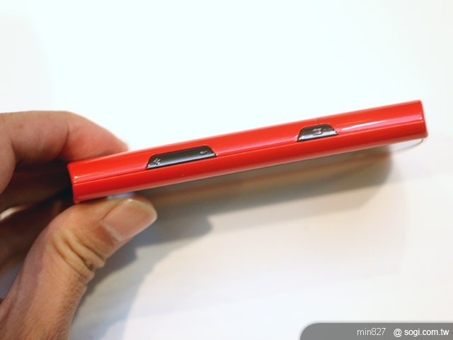 Acer Liquid E 法拉利 火紅吸睛 預購開跑! Acer Liquid E 法拉利 火紅吸睛 預購開跑!