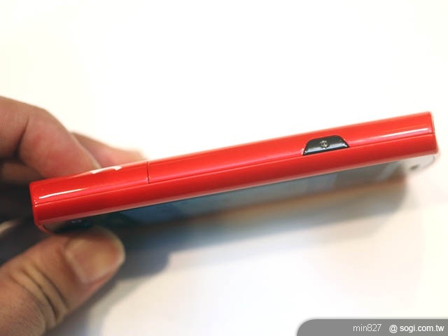 Acer Liquid E 法拉利 火紅吸睛 預購開跑! Acer Liquid E 法拉利 火紅吸睛 預購開跑!