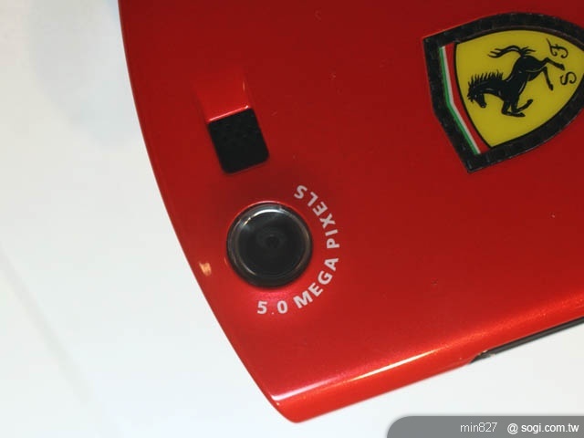 Acer Liquid E 法拉利 火紅吸睛 預購開跑! Acer Liquid E 法拉利 火紅吸睛 預購開跑!