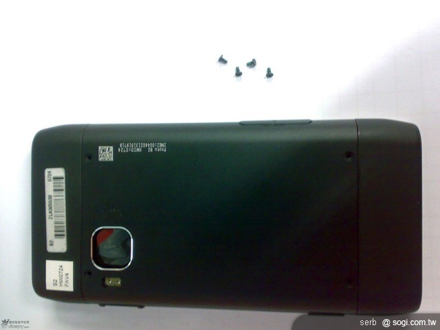 NOKIA N9 實機再曝光 傳 12 月發表? NOKIA N9 實機再曝光 傳 12 月發表?