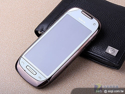 NOKIA C7 現身 是山寨版? NOKIA C7 現身 是山寨版?