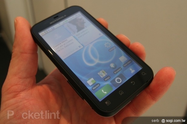 防護高手 MOTO Defy 三防機發表 防護高手 MOTO Defy 三防機發表