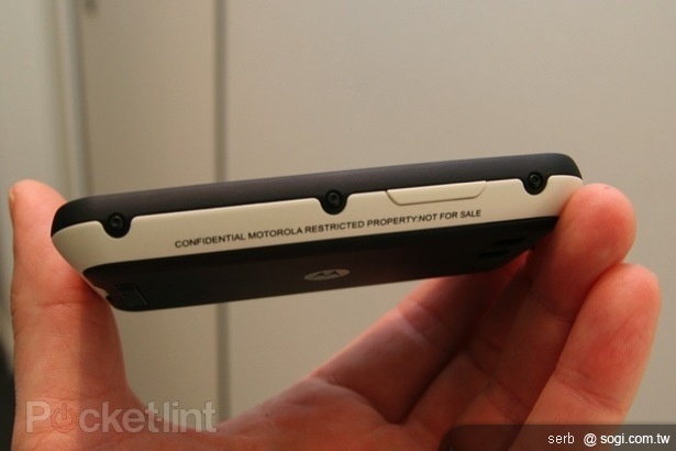 防護高手 MOTO Defy 三防機發表 防護高手 MOTO Defy 三防機發表