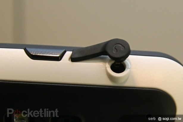 防護高手 MOTO Defy 三防機發表 防護高手 MOTO Defy 三防機發表