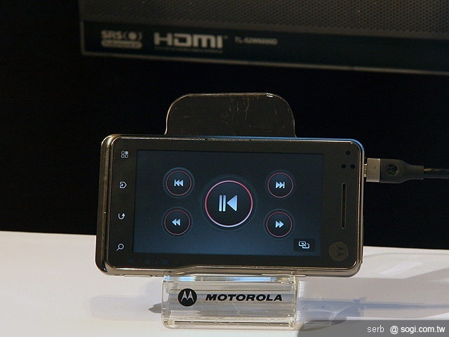 MOTO再推XT720、QUENCH XT5智慧機 MOTO再推XT720、QUENCH XT5智慧機