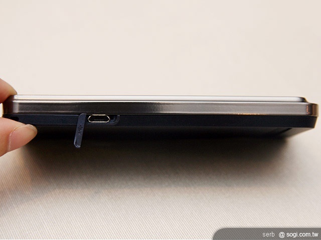 MOTO再推XT720、QUENCH XT5智慧機 MOTO再推XT720、QUENCH XT5智慧機