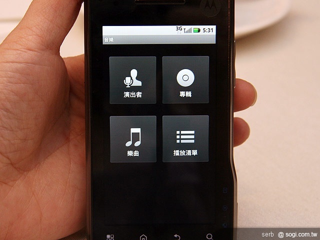 MOTO再推XT720、QUENCH XT5智慧機 MOTO再推XT720、QUENCH XT5智慧機