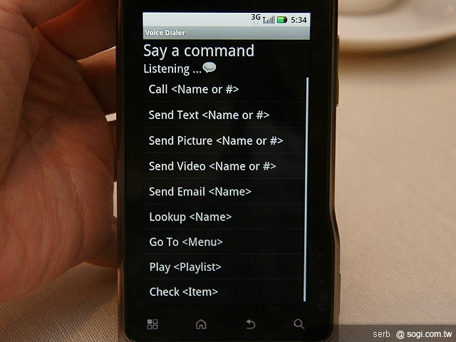MOTO再推XT720、QUENCH XT5智慧機 MOTO再推XT720、QUENCH XT5智慧機