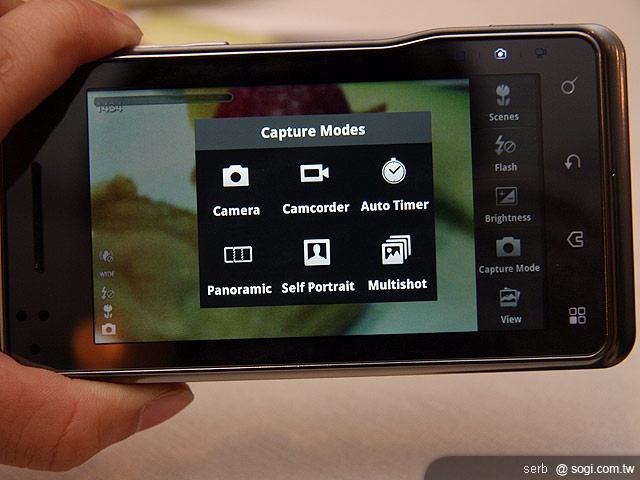 MOTO再推XT720、QUENCH XT5智慧機 MOTO再推XT720、QUENCH XT5智慧機