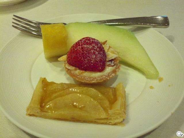 MOTO再推XT720、QUENCH XT5智慧機 MOTO再推XT720、QUENCH XT5智慧機