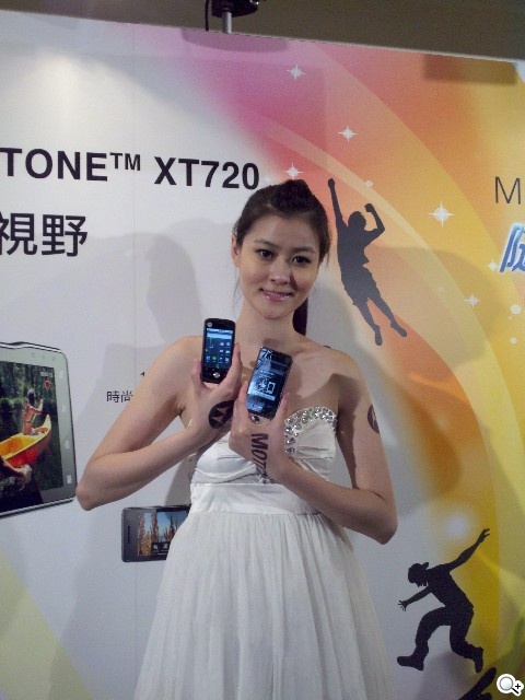 MOTO再推XT720、QUENCH XT5智慧機 MOTO再推XT720、QUENCH XT5智慧機