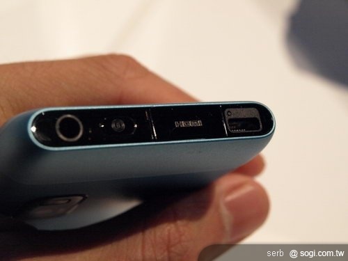 NOKIA E7 實機搶先看 NOKIA E7 實機搶先看