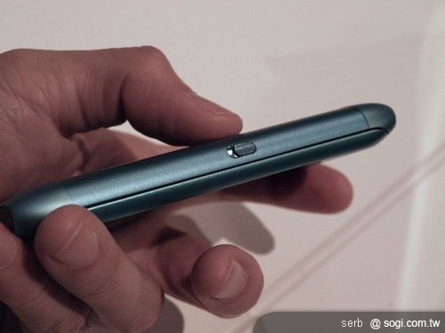 NOKIA E7 實機搶先看 NOKIA E7 實機搶先看