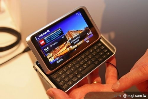 NOKIA E7 實機搶先看 NOKIA E7 實機搶先看