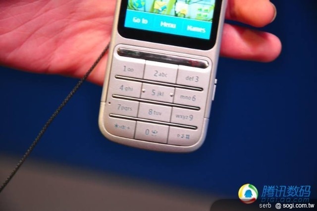 NOKIA 再推觸控+鍵盤新機 C3-01 NOKIA 再推觸控+鍵盤新機 C3-01