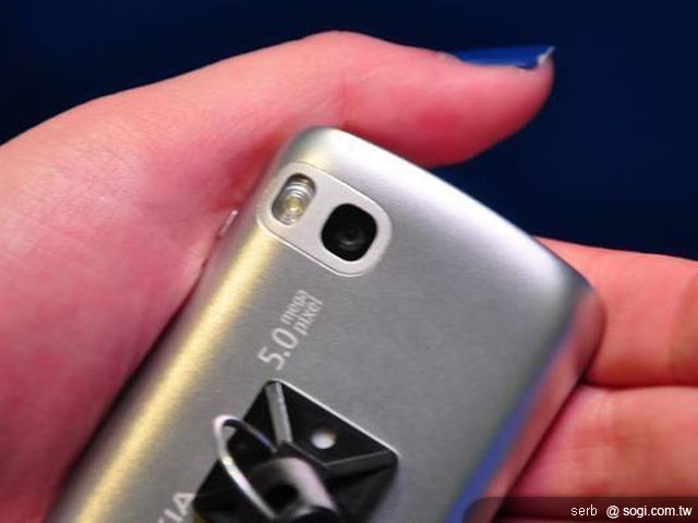 NOKIA 再推觸控+鍵盤新機 C3-01 NOKIA 再推觸控+鍵盤新機 C3-01