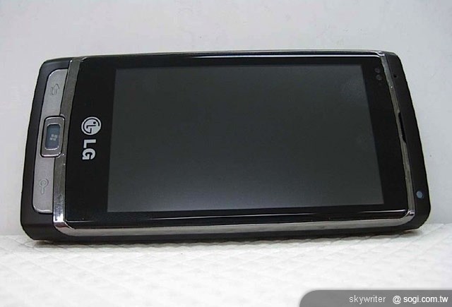 支援DLNA的WP7手機 LG Optimus 7 支援DLNA的WP7手機 LG Optimus 7