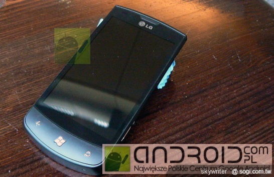 1.3GHz謠言破滅!WP7手機LG E900流出 1.3GHz謠言破滅!WP7手機LG E900流出