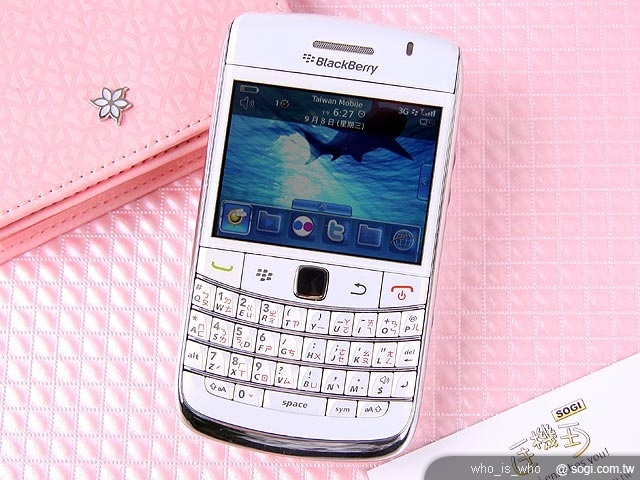 BlackBerry Bold 9700 典雅珍珠白 BlackBerry Bold 9700 典雅珍珠白