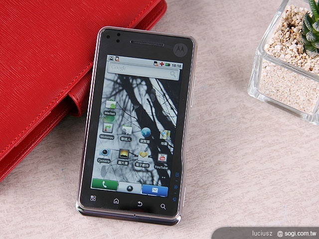 MOTO MILESTONE XT720 進化登場 MOTO MILESTONE XT720 進化登場