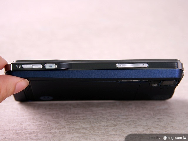 MOTO MILESTONE XT720 進化登場 MOTO MILESTONE XT720 進化登場