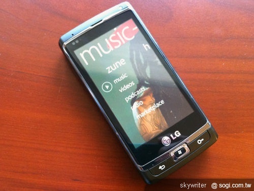 混淆了嗎?LG GW910、Optimus 7 差別在哪 混淆了嗎?LG GW910、Optimus 7 差別在哪