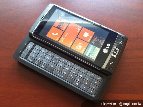 混淆了嗎?LG GW910、Optimus 7 差別在哪 混淆了嗎?LG GW910、Optimus 7 差別在哪