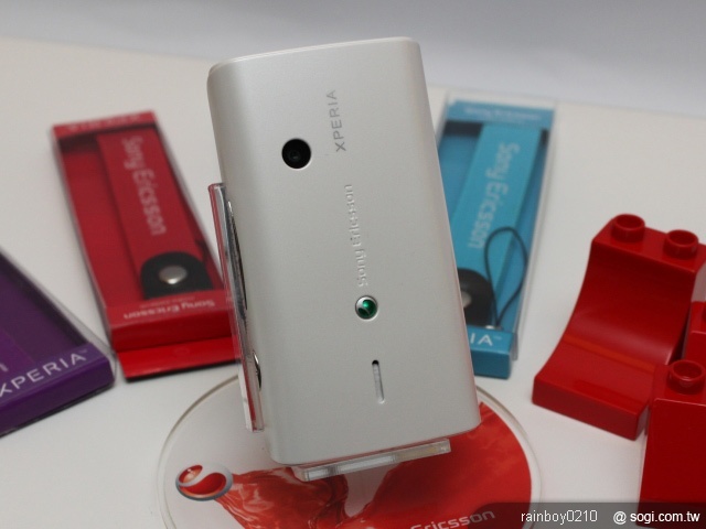 SE XPERIA X8娛樂機Fun手玩 單機9,900元 SE XPERIA X8娛樂機Fun手玩 單機9,900元