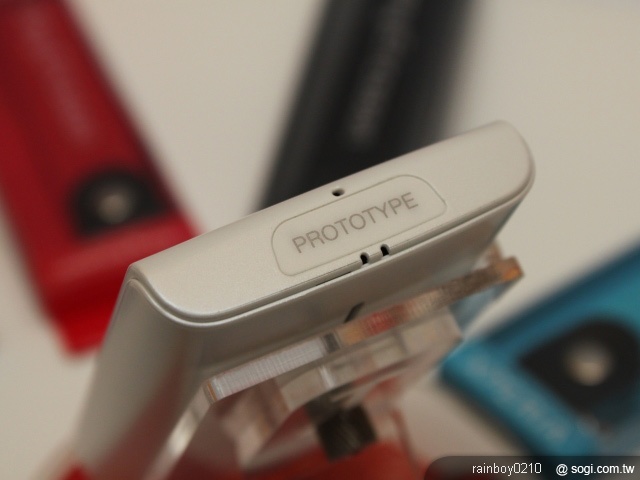 SE XPERIA X8娛樂機Fun手玩 單機9,900元 SE XPERIA X8娛樂機Fun手玩 單機9,900元