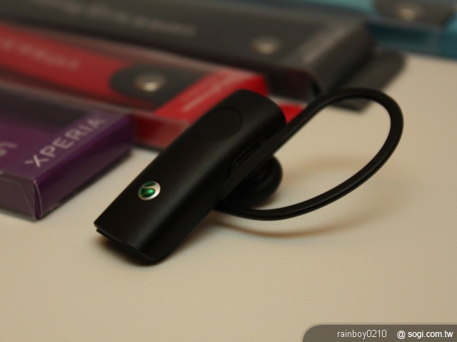 SE XPERIA X8娛樂機Fun手玩 單機9,900元 SE XPERIA X8娛樂機Fun手玩 單機9,900元