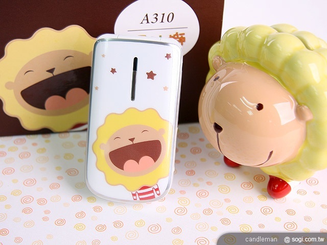 超口愛長舌機！OKWAP A310 奶油獅