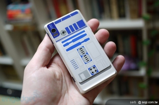 MOTO R2-D2 星際大戰手機 限量上市 MOTO R2-D2 星際大戰手機 限量上市