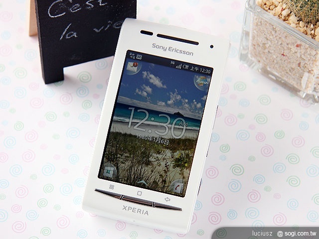 質輕曼妙美型機 - Sony Ericsson XPERIA X8 質輕曼妙美型機 - Sony Ericsson XPERIA X8