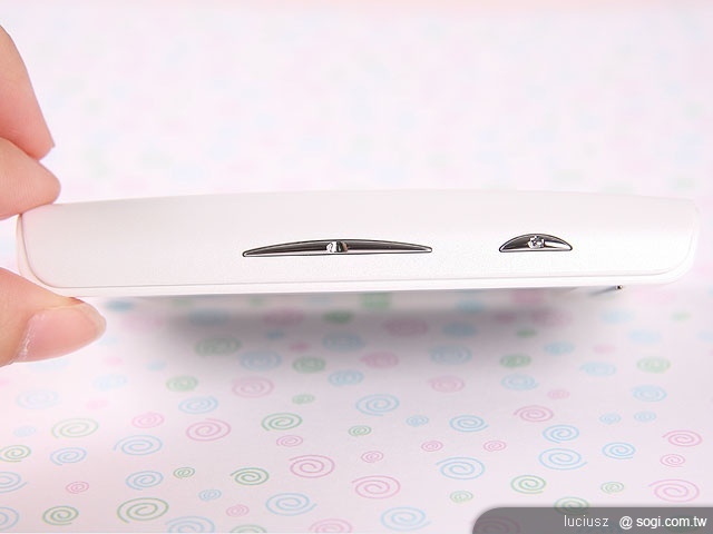 質輕曼妙美型機 - Sony Ericsson XPERIA X8 質輕曼妙美型機 - Sony Ericsson XPERIA X8