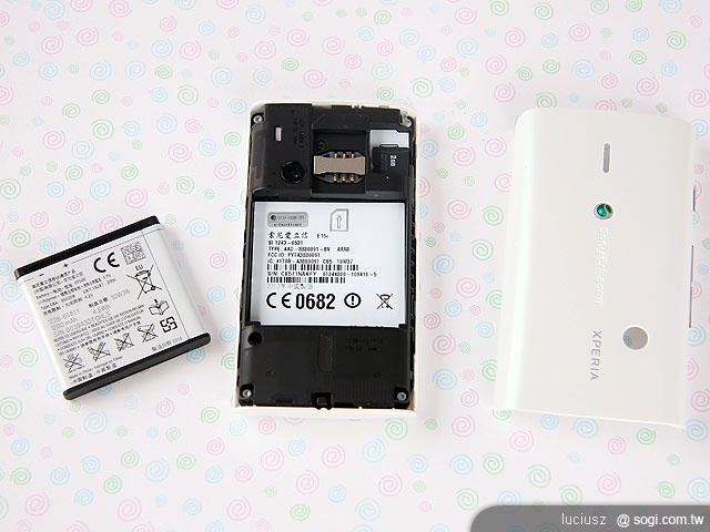 質輕曼妙美型機 - Sony Ericsson XPERIA X8 質輕曼妙美型機 - Sony Ericsson XPERIA X8