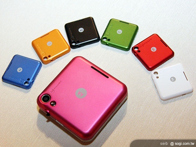 MOTO FLIPOUT 輕盈小巧「正」翻天 MOTO FLIPOUT 輕盈小巧「正」翻天