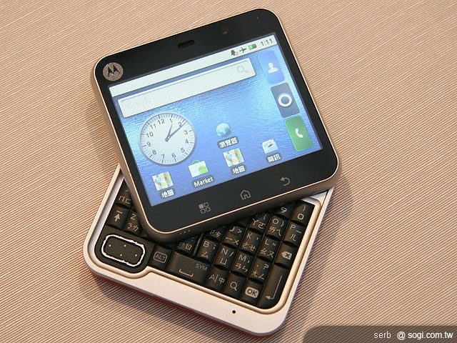 MOTO FLIPOUT 輕盈小巧「正」翻天 MOTO FLIPOUT 輕盈小巧「正」翻天