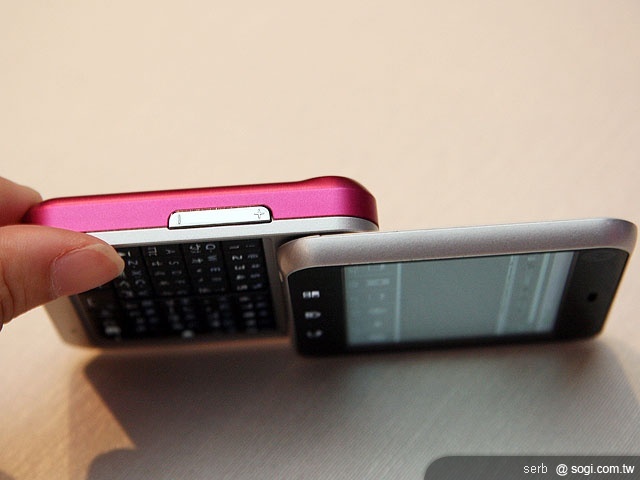 MOTO FLIPOUT 輕盈小巧「正」翻天 MOTO FLIPOUT 輕盈小巧「正」翻天