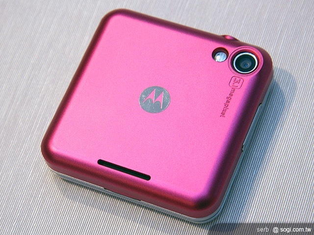 MOTO FLIPOUT 輕盈小巧「正」翻天 MOTO FLIPOUT 輕盈小巧「正」翻天