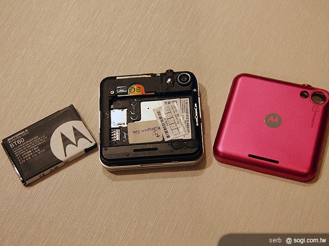 MOTO FLIPOUT 輕盈小巧「正」翻天 MOTO FLIPOUT 輕盈小巧「正」翻天