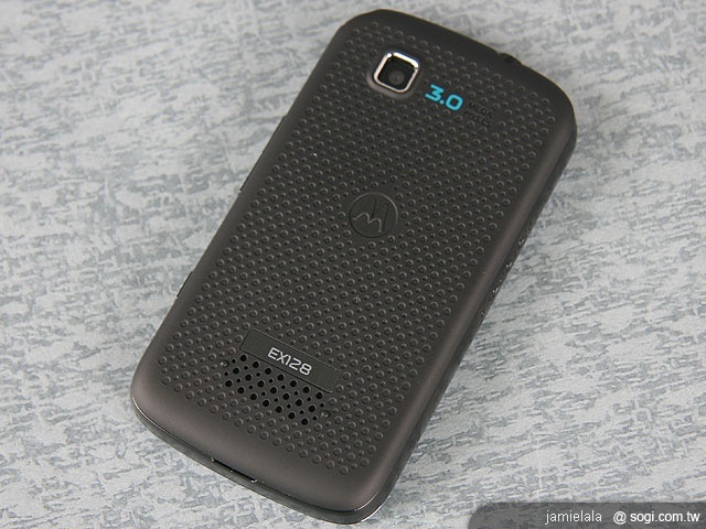 MOTO EX128 輕鬆掌握雙卡人生 MOTO EX128 輕鬆掌握雙卡人生