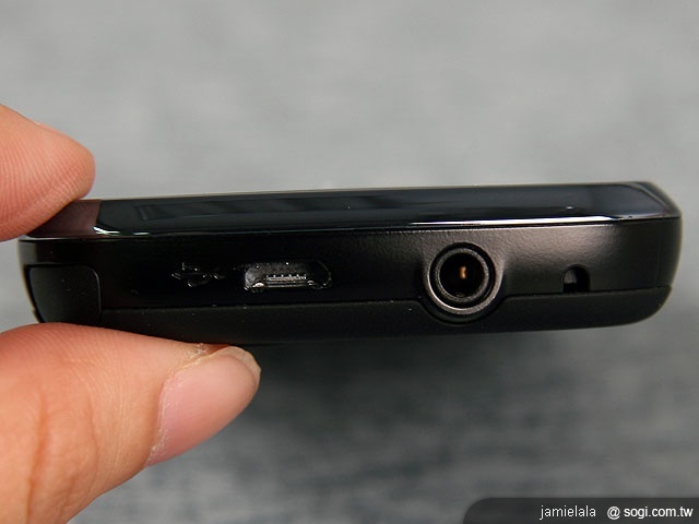 MOTO EX128 輕鬆掌握雙卡人生 MOTO EX128 輕鬆掌握雙卡人生