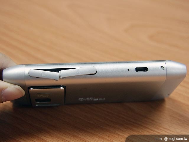 千萬旗艦機 NOKIA N8 玩出頂尖智慧 千萬旗艦機 NOKIA N8 玩出頂尖智慧