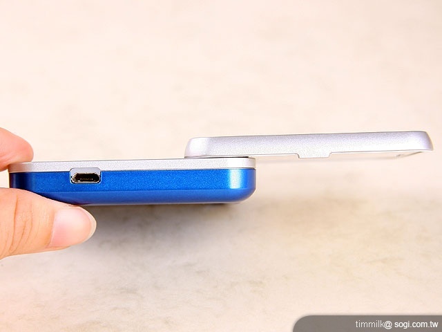 『方正有型,正是流行』MOTO FLIPOUT 『方正有型,正是流行』MOTO FLIPOUT