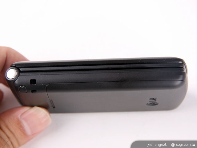 銀髮族的時尚新選擇 - LG KF301