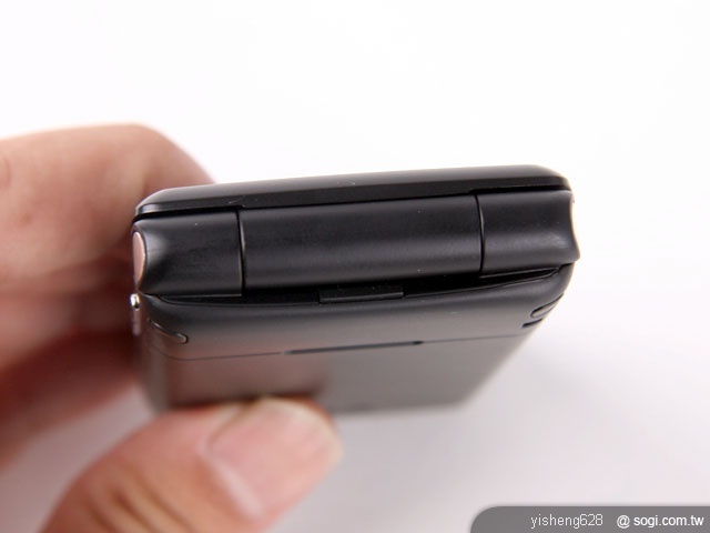 銀髮族的時尚新選擇 - LG KF301