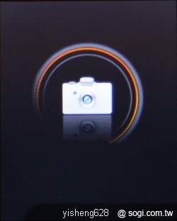 銀髮族的時尚新選擇 - LG KF301