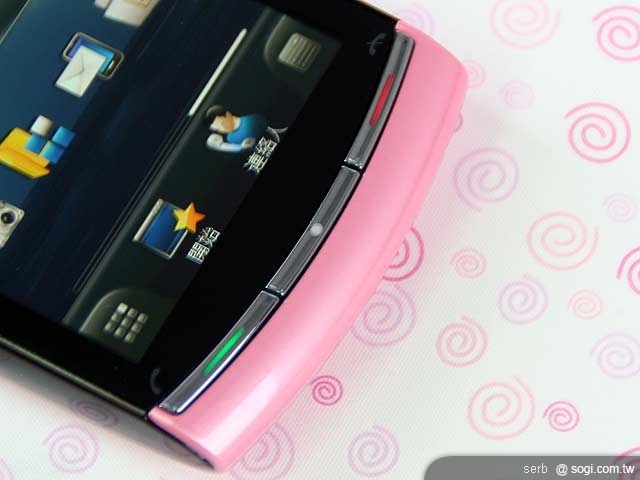 Sony Ericsson Vivaz 新色「粉」嫩動人 Sony Ericsson Vivaz 新色「粉」嫩動人