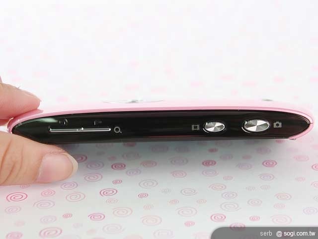 Sony Ericsson Vivaz 新色「粉」嫩動人 Sony Ericsson Vivaz 新色「粉」嫩動人